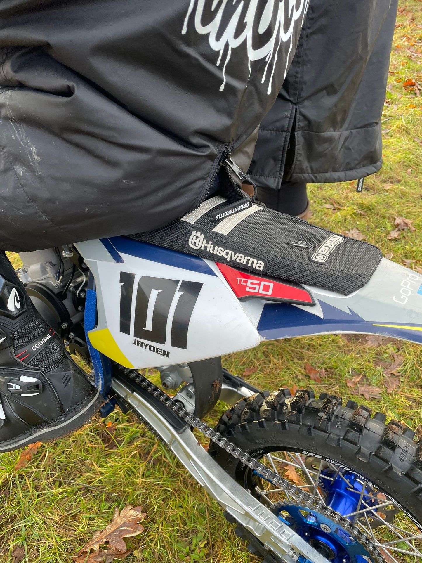 DROP N THROTTLE YOUTH DRYROBE